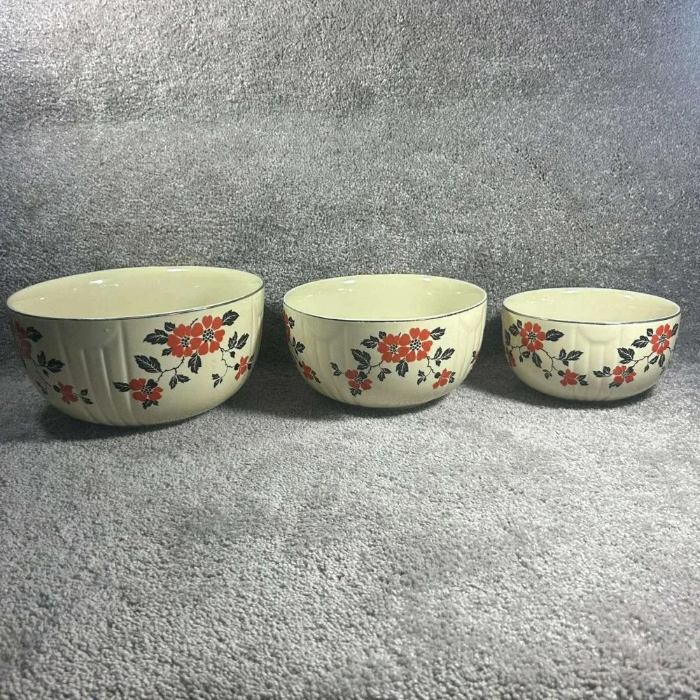 Hall China Mixing Bowls Ivory Red Wild Poppy‎ Floral Nesting Set of 3 Vintage